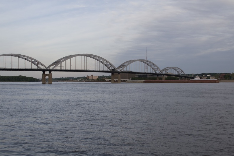 314-2682 Davenport IA - Centennial Bridge.jpg